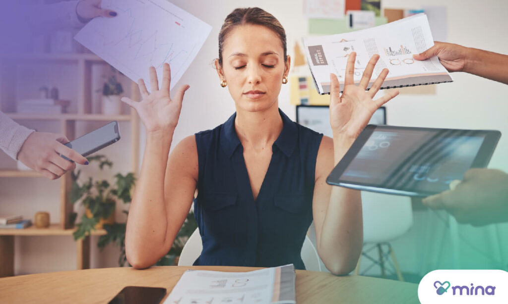 Una carga laboral excesiva y un ambiente tóxico puede desencadenar el burnout.